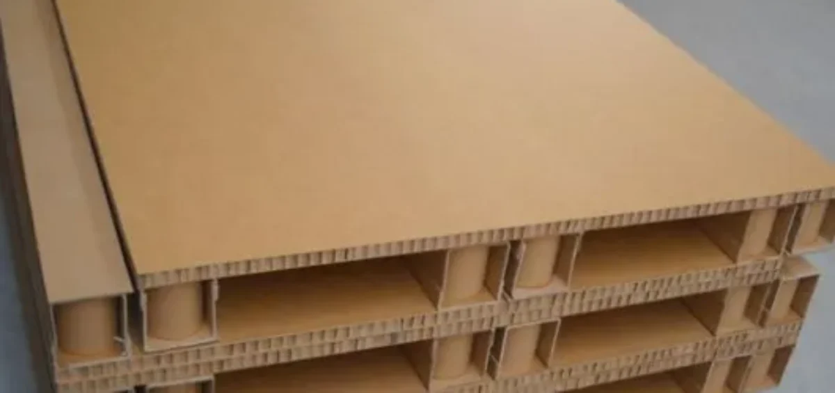 Benefits of Using Honeycomb Pallets Over Wooden Pallets