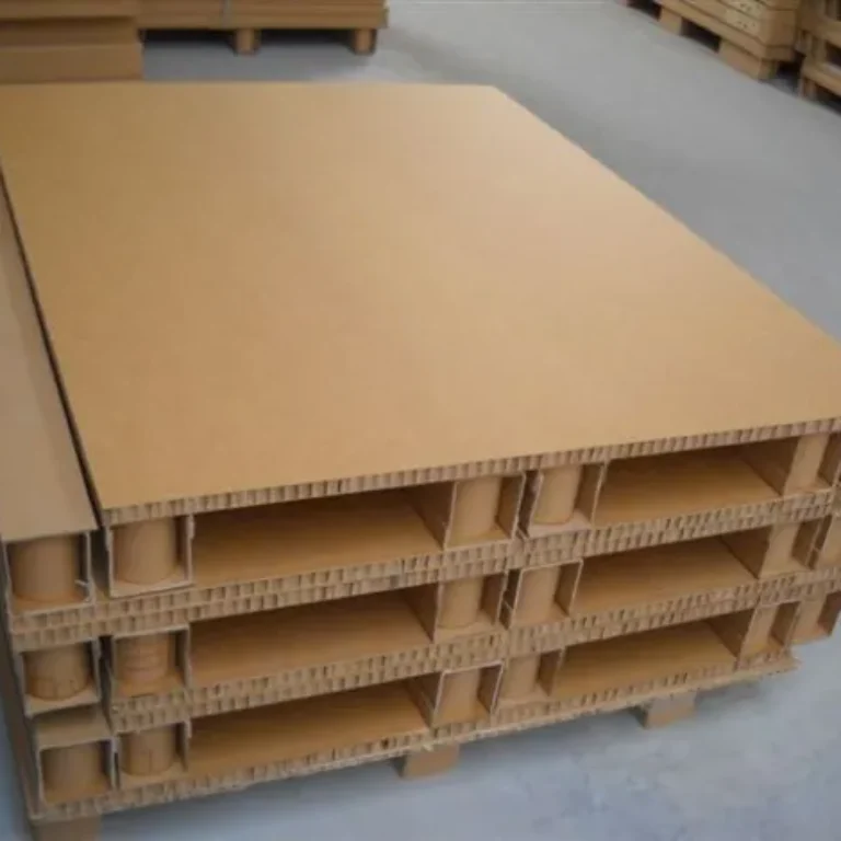 Benefits of Using Honeycomb Pallets Over Wooden Pallets